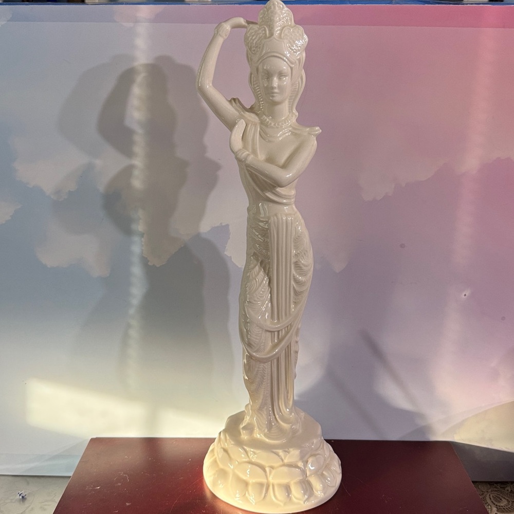 Vintage white ceramic or porcelain Asian female figurine by Maurine Downing
